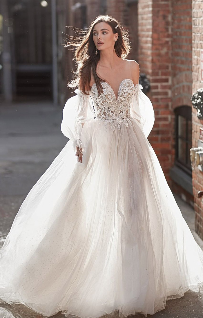 princess look tulle wedding dresses with puff sleeves